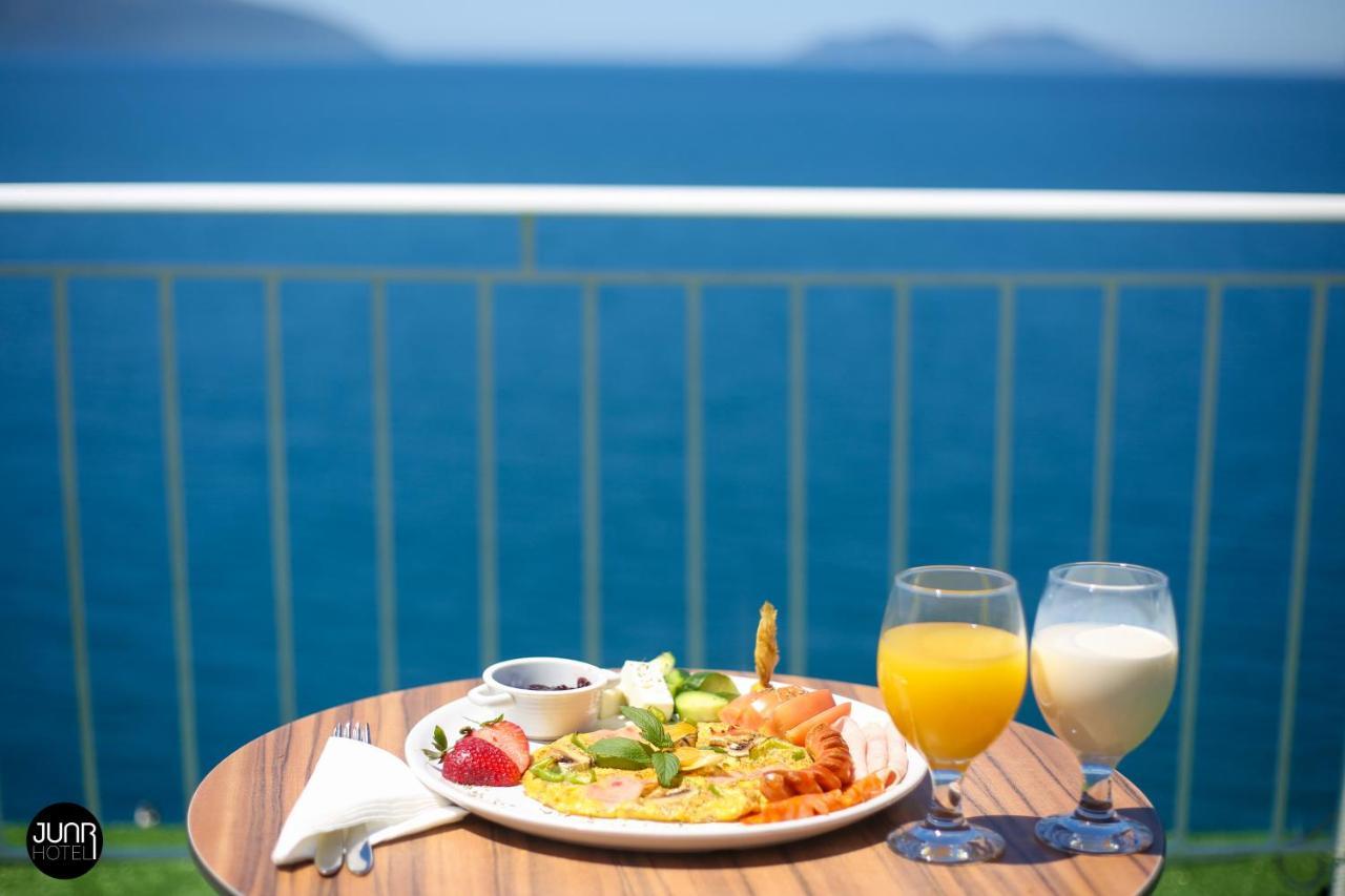 Skyhill Boutique Hotel Vlorë Esterno foto