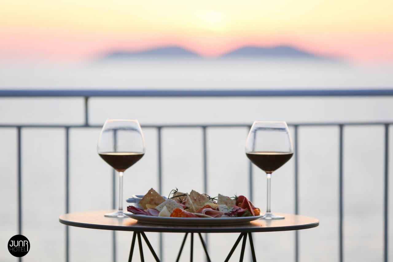 Skyhill Boutique Hotel Vlorë Esterno foto