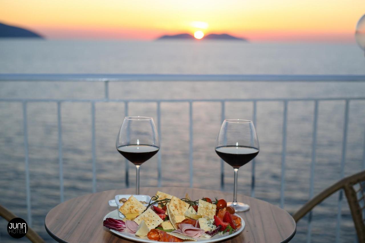 Skyhill Boutique Hotel Vlorë Esterno foto