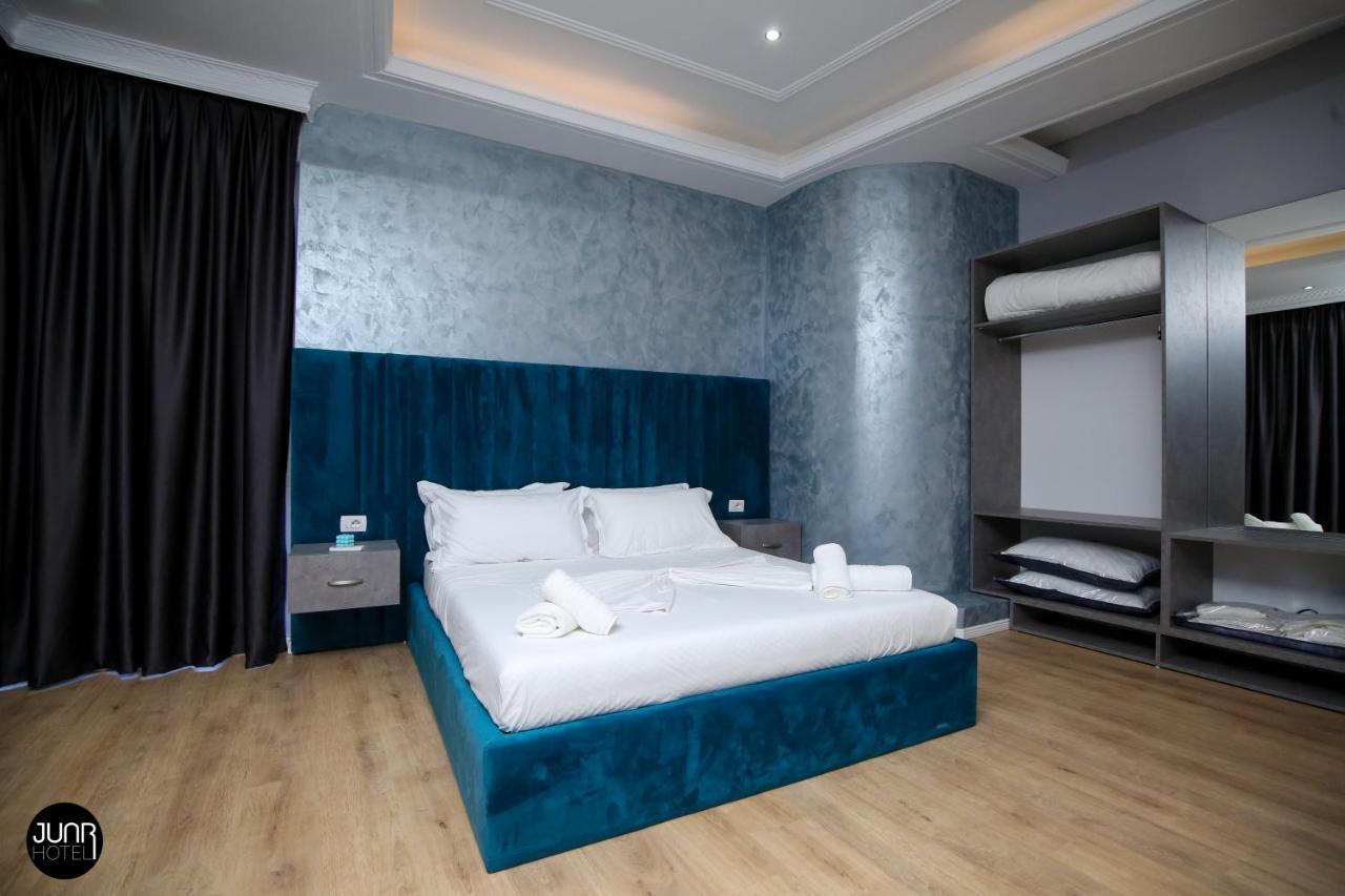 Skyhill Boutique Hotel Vlorë Esterno foto