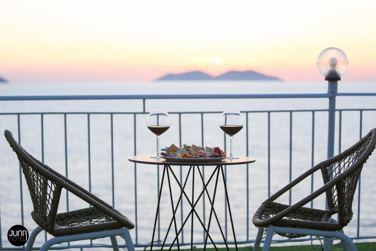 Skyhill Boutique Hotel Vlorë Esterno foto