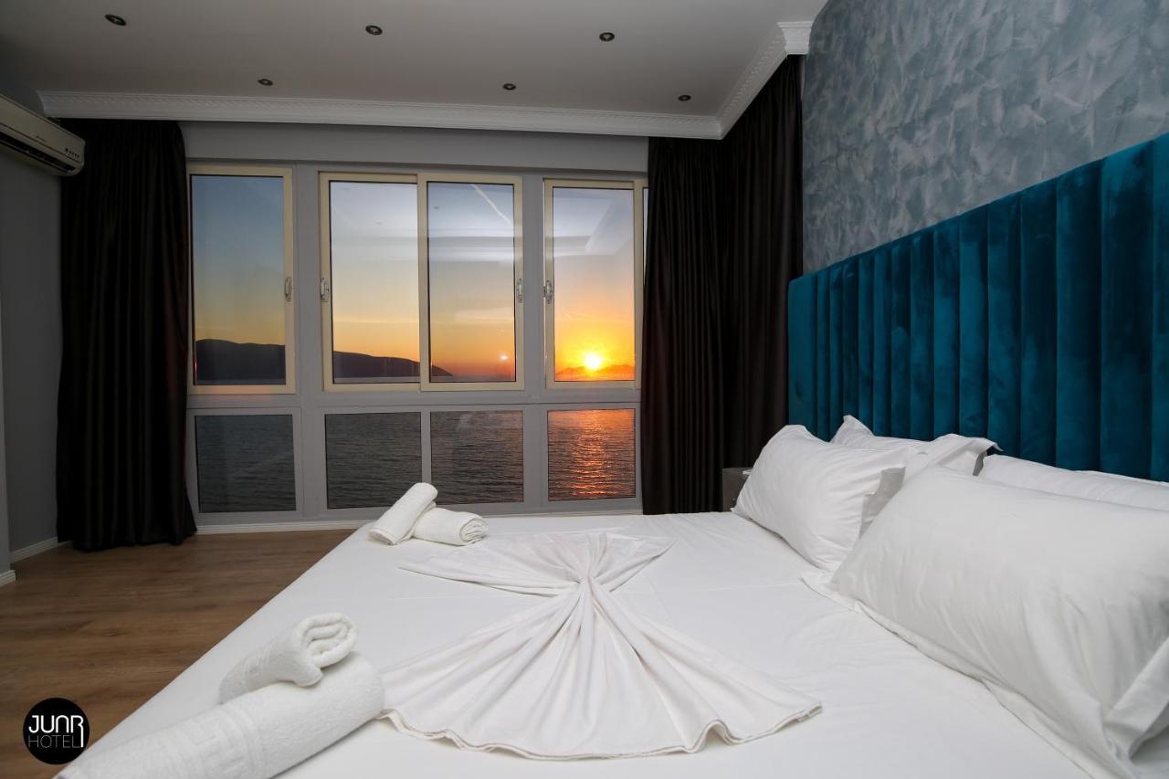 Skyhill Boutique Hotel Vlorë Esterno foto