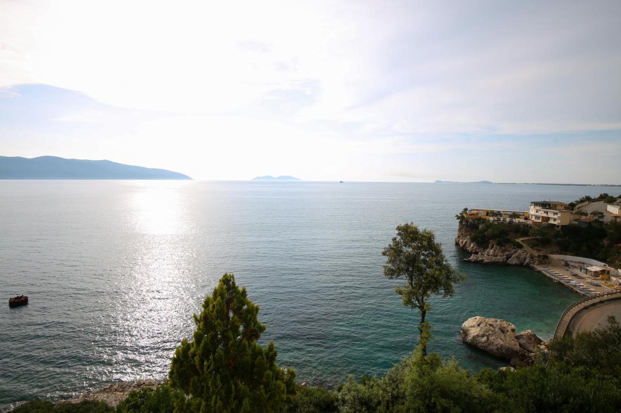 Skyhill Boutique Hotel Vlorë Esterno foto