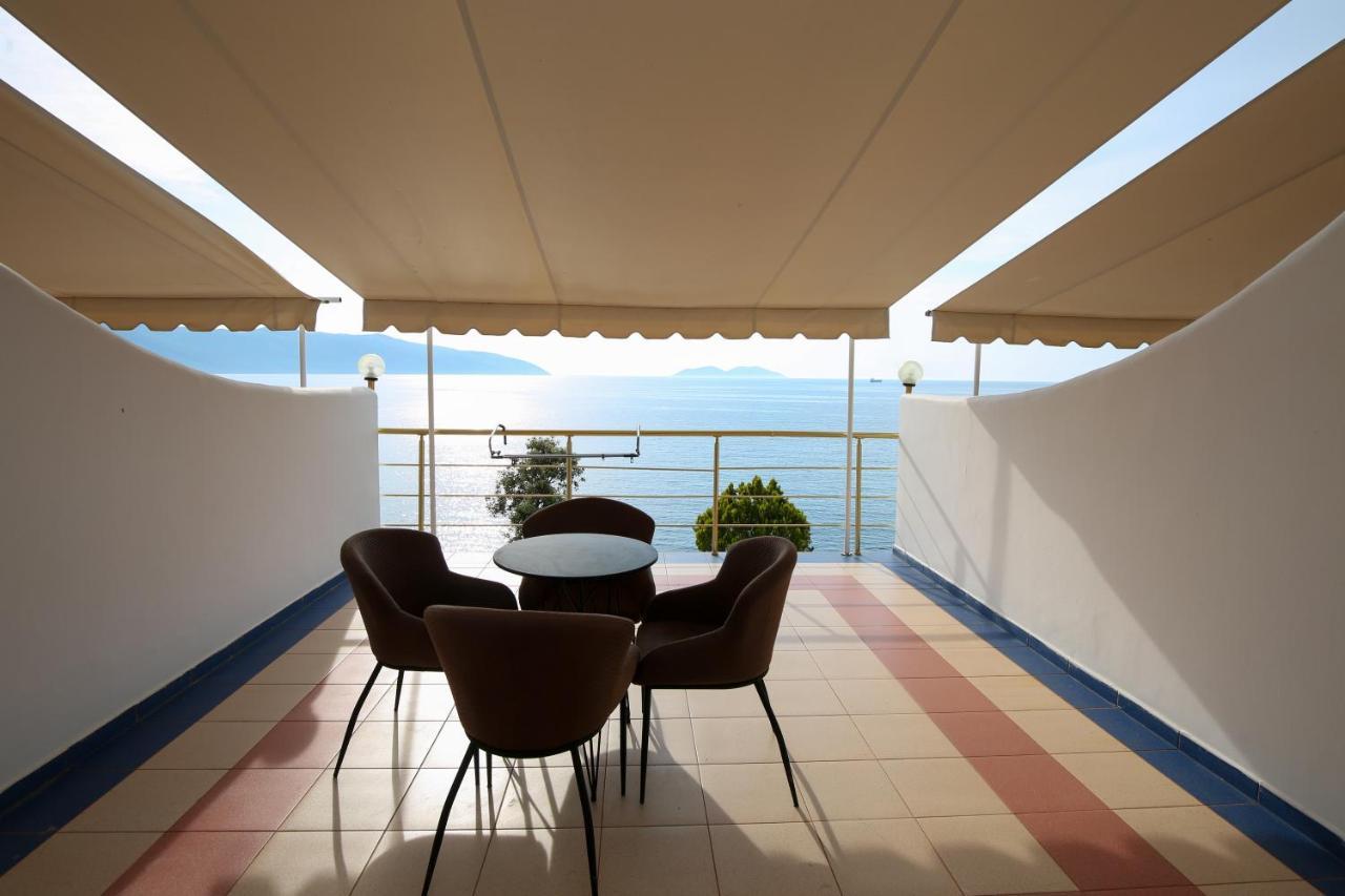 Skyhill Boutique Hotel Vlorë Esterno foto