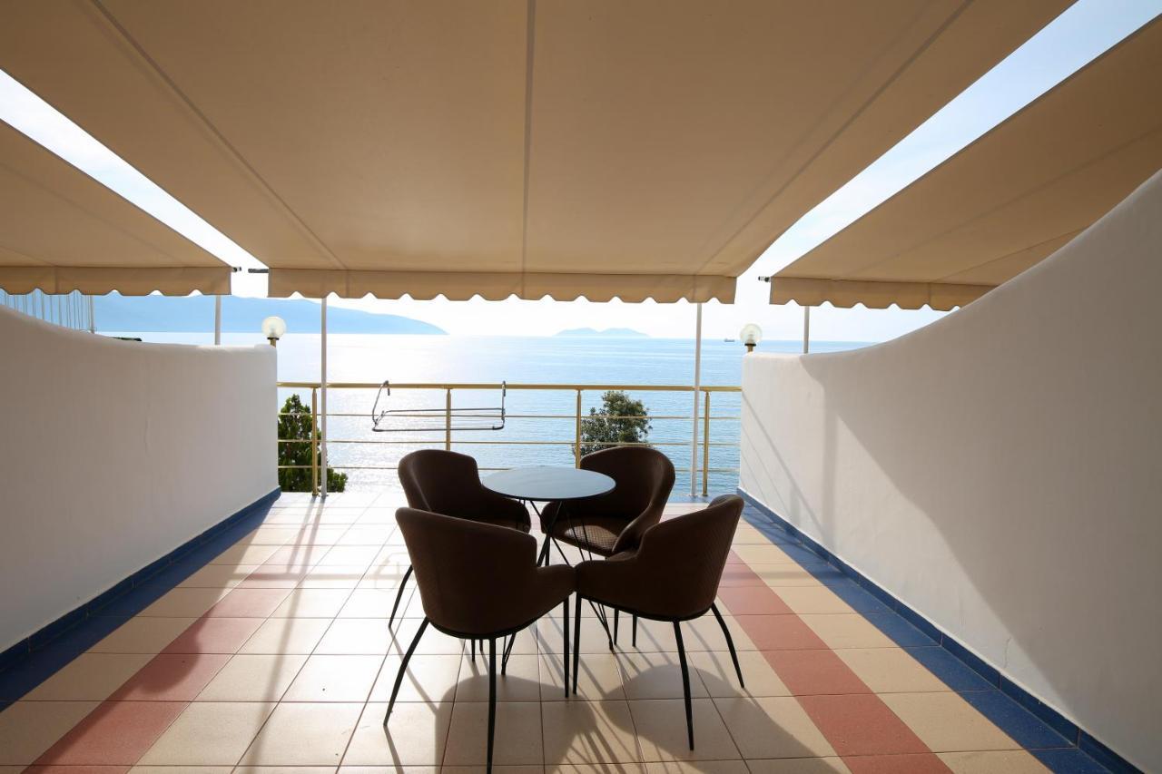 Skyhill Boutique Hotel Vlorë Esterno foto