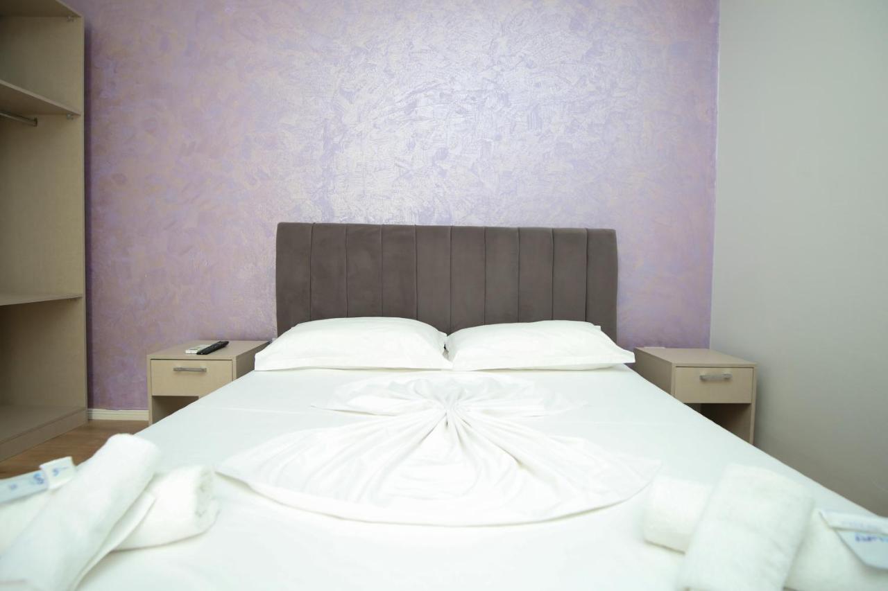 Skyhill Boutique Hotel Vlorë Esterno foto